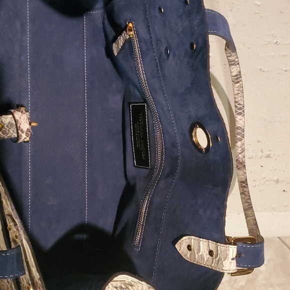 Italian Gen Leather Python Print Large Purse - Picture 12 of 16